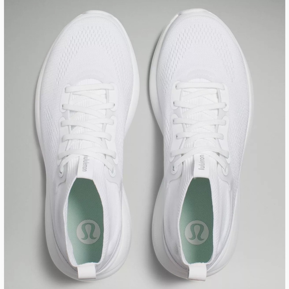 Lululemon Chargefeel Mid sneakers